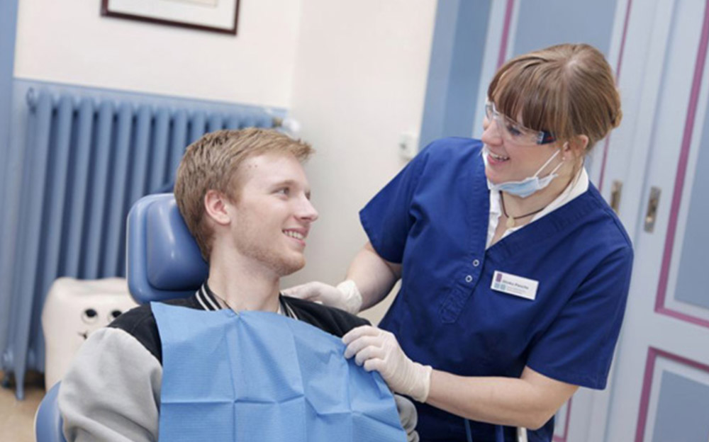 Professionelle Zahnreinigung - Zahnarztpraxis Aller Leine Tal